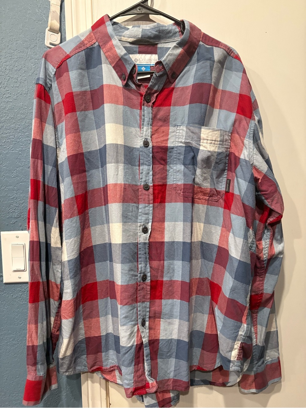 Columbia Men's Plaid Button-Down Shirt in Red and Light Blue XL